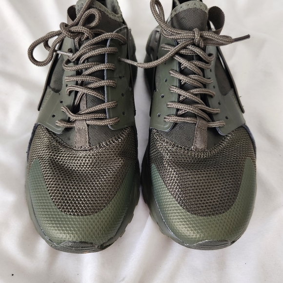 Nike Air Sneaker men's size 8 Moss Green Huarache Run - Picture 16 of 16
